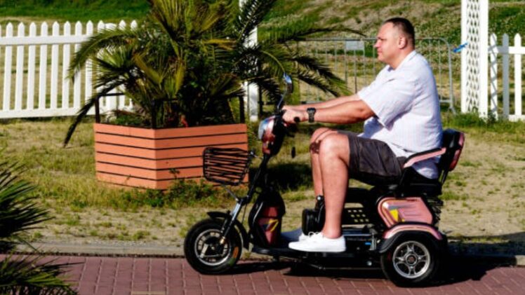De Keuze Tussen Een Driewieler en Vierwieler: Welke Scootmobiel Past Bij Jou?