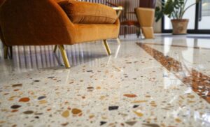 Terrazzo vloer herstellen met expertise van De Vloeren Dokters